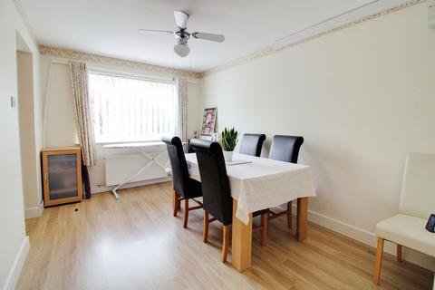 39 Chamberlain Road, Swindon, SN3 4QQ