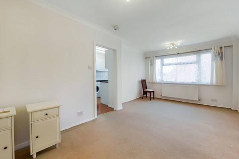 10, Cornwall Court Cornwall Road, Pinner, HA5 4LR