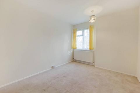 10, Cornwall Court Cornwall Road, Pinner, HA5 4LR