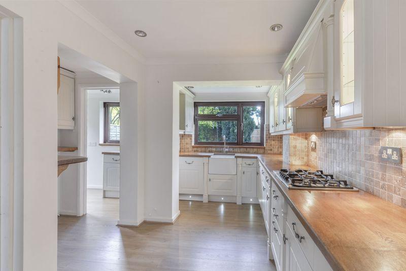 Silverhurst Drive, Tonbridge, TN10 3QH 4 bed semidetached house £675,000