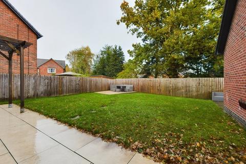 52 Campion Way, Uttoxeter, ST14 7TB