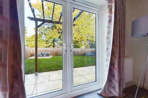 52 Campion Way, Uttoxeter, ST14 7TB