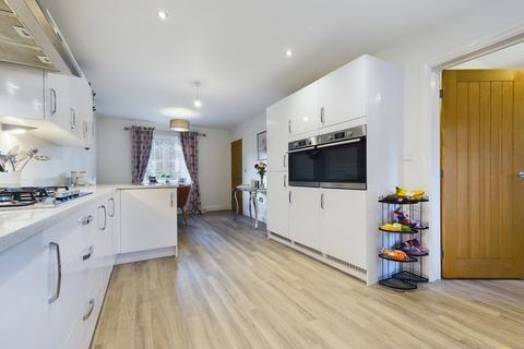 52 Campion Way, Uttoxeter, ST14 7TB