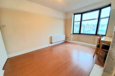 2 bedroom flat for sale, Watford Way, London