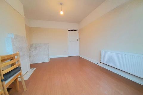 2 bedroom flat for sale, Watford Way, London