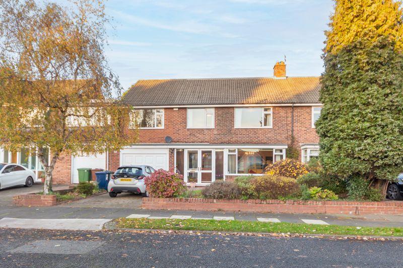 Montagu Avenue, Gosforth, Newcastle... 4 bed semidetached house for
