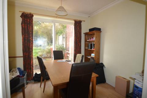 42 High Grove, London, SE18 2PT