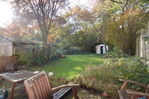42 High Grove, London, SE18 2PT