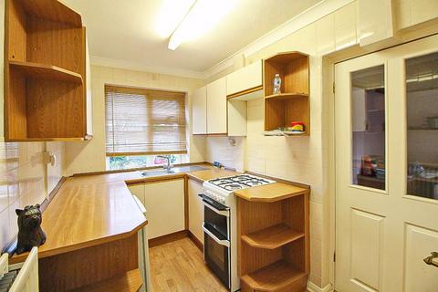 10 Field Close, Stourbridge, DY8 5UZ