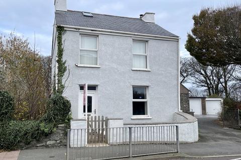 2 bedroom detached house for sale, London Road, Holyhead