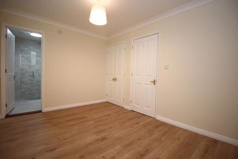 1 bedroom flat to rent, Sunningdale Gardens, Southampton SO18