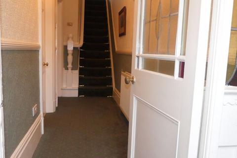 2 bedroom terraced house for sale, Oldham Road, Springhead OL4