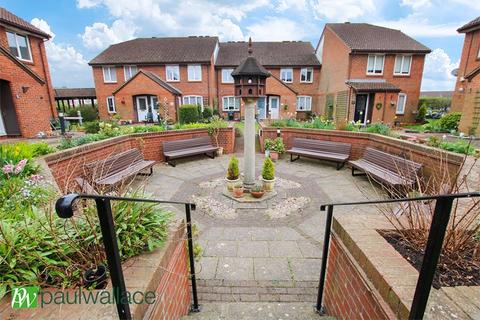 2 bedroom retirement property for sale, Rose Court, West Cheshunt