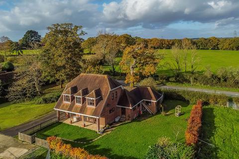 4 bedroom farm house for sale - Fair Oak, Eastleigh