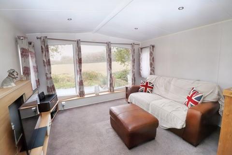 2 bedroom static caravan for sale, Flag Hill, Great Bentley, CO7