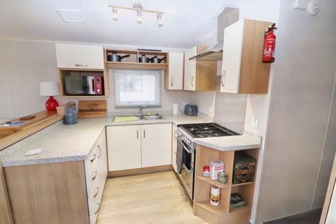 2 bedroom static caravan for sale, Flag Hill, Great Bentley, CO7