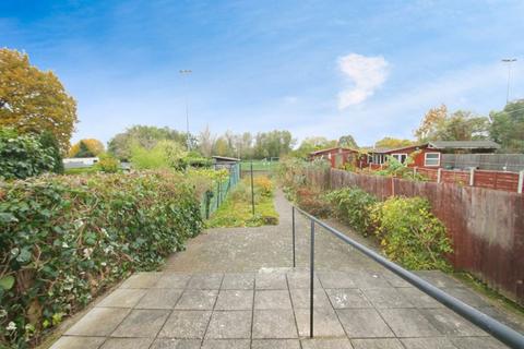 42 Berkeley Avenue, Greenford, UB6 0NY
