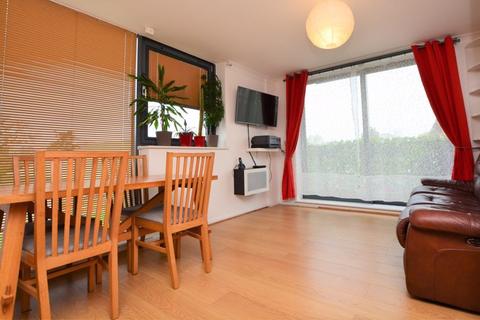 2 bedroom apartment to rent, Central Slough