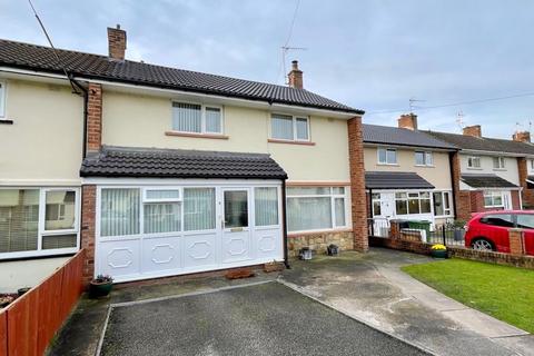 3 bedroom semi-detached house for sale - Plas Madoc, Overton