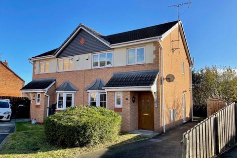 3 bedroom semi-detached house for sale - Tudor Court, Rhostyllen, Wrexham