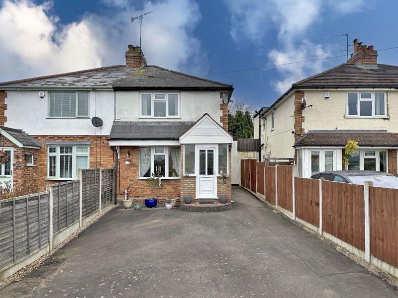 Bridgnorth Road, WOMBOURNE 2 bed semidetached house for sale £245,000