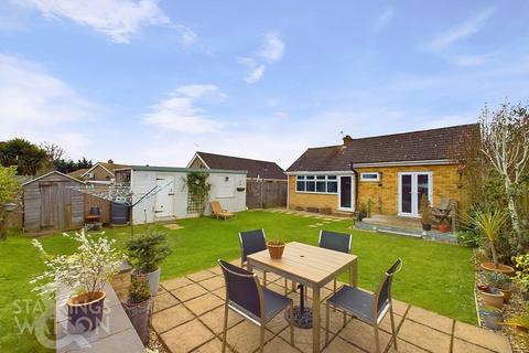 4 bedroom detached house for sale, Spencer Close, Little Plumstead, Norwich
