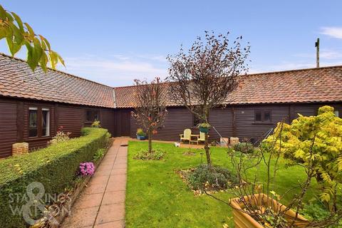 3 bedroom barn conversion for sale - Yarmouth Road, Blofield, Norwich