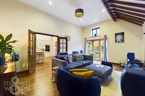 3 bedroom barn conversion for sale - Yarmouth Road, Blofield, Norwich
