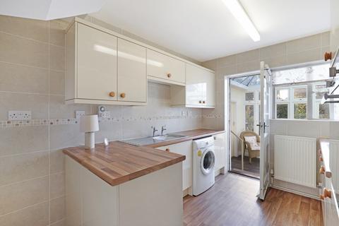 7 Spring Grove, Loughton, IG10 4QA