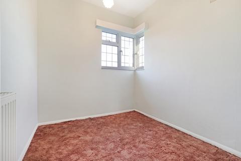 7 Spring Grove, Loughton, IG10 4QA