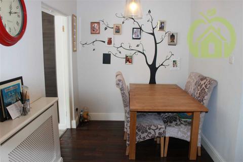 3 bedroom terraced house to rent - Harwood Avenue, Ardleigh Green, Hornchurch