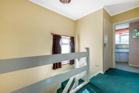 25 Cray Avenue, Orpington, BR5 4AA