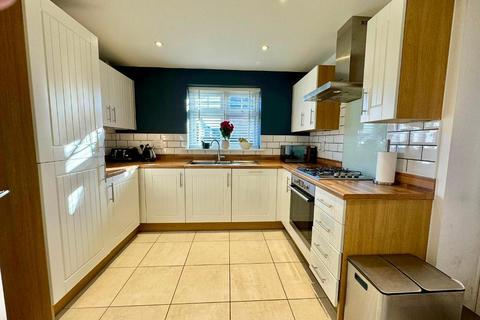 3 bedroom detached house for sale, Shackleton Gardens, Flitwick, Bedfordshire, MK45 1GR