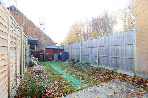 2 bedroom terraced house for sale - Lucas Gardens, Barton Hills, Luton, Bedfordshire, LU3 4BG