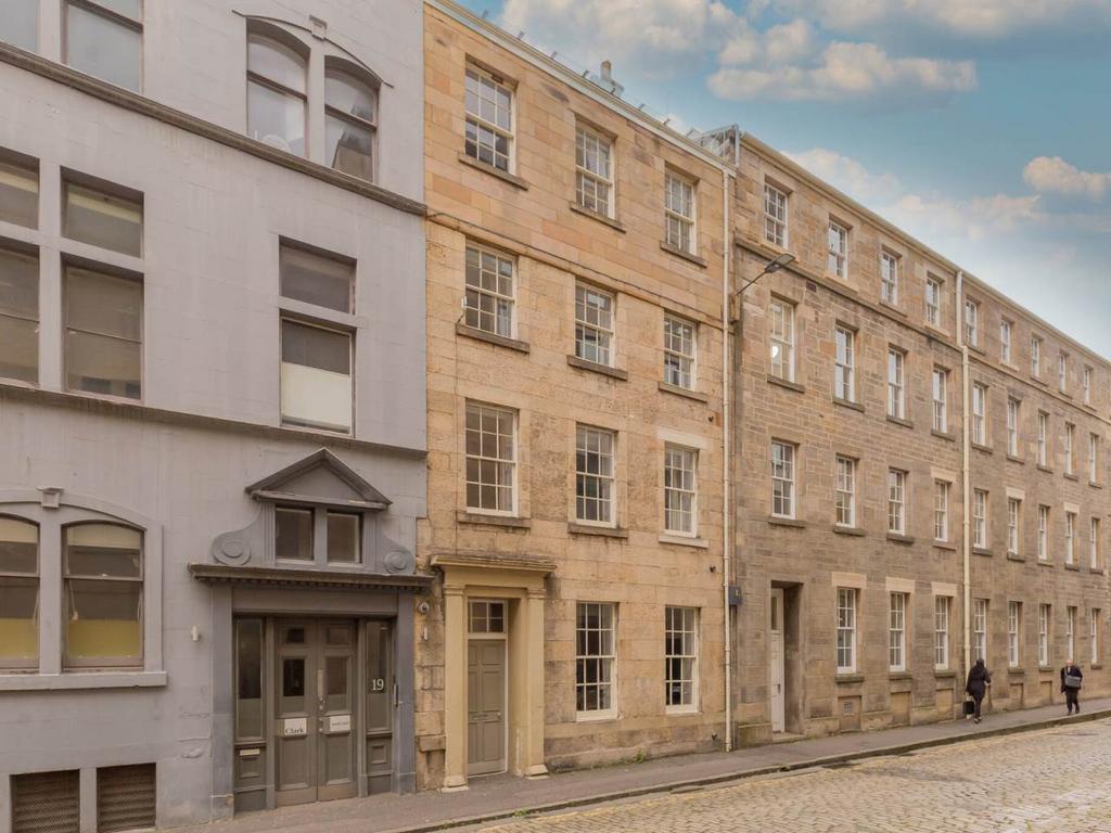 Thistle Street, Edinburgh, 2 bed flat £1,495 pcm (£345 pw)