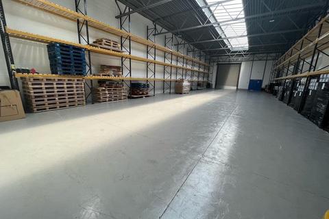 Warehouse to rent - Milton Keynes MK11