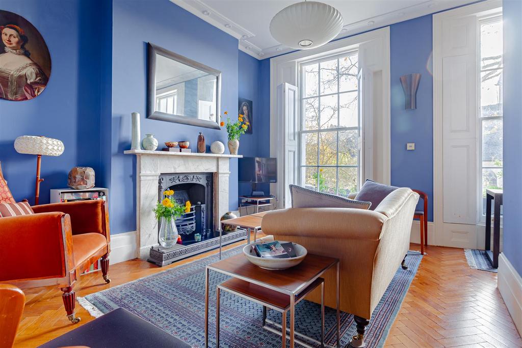 Thornhill Crescent (4).jpg