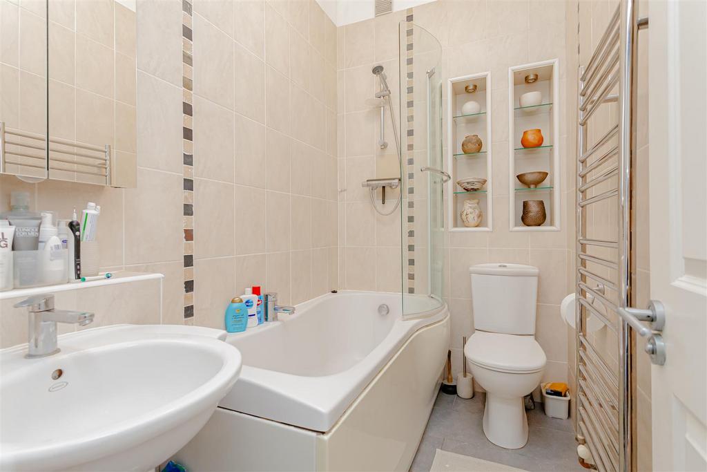 Thornhill Crescent (18).jpg