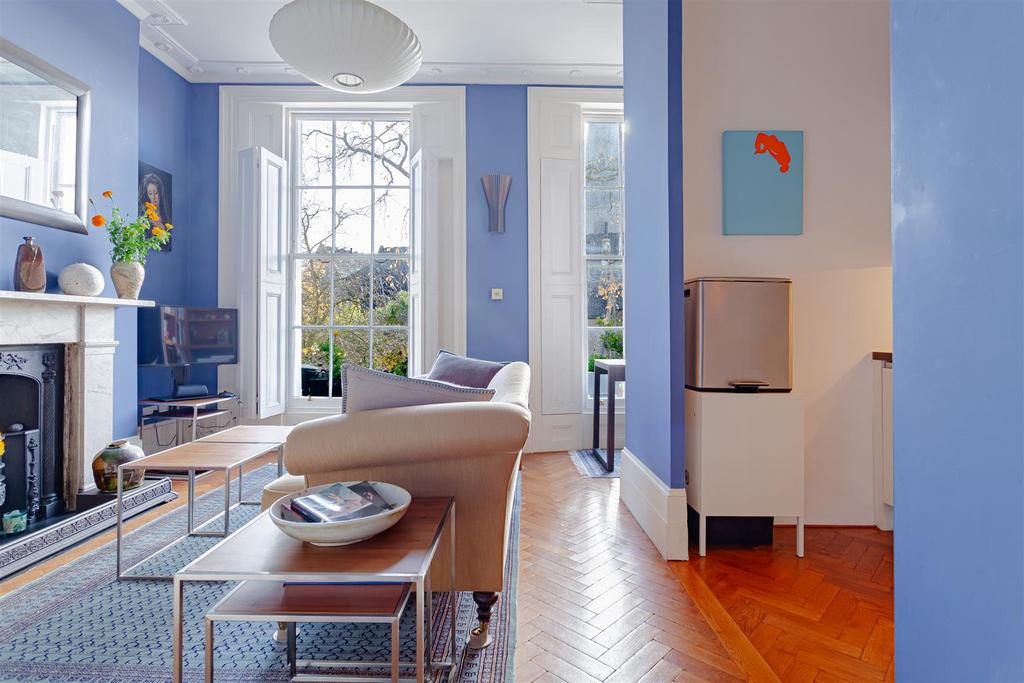 Thornhill Crescent (7).jpg