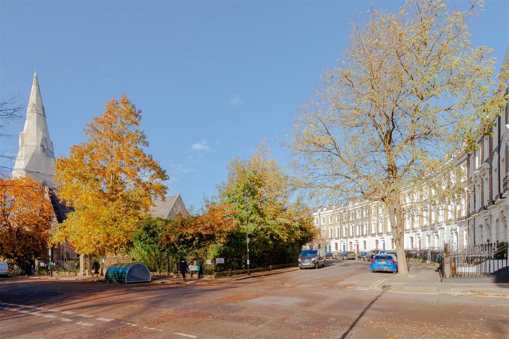 Thornhill Crescent (23).jpg