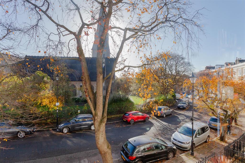Thornhill Crescent (17).jpg