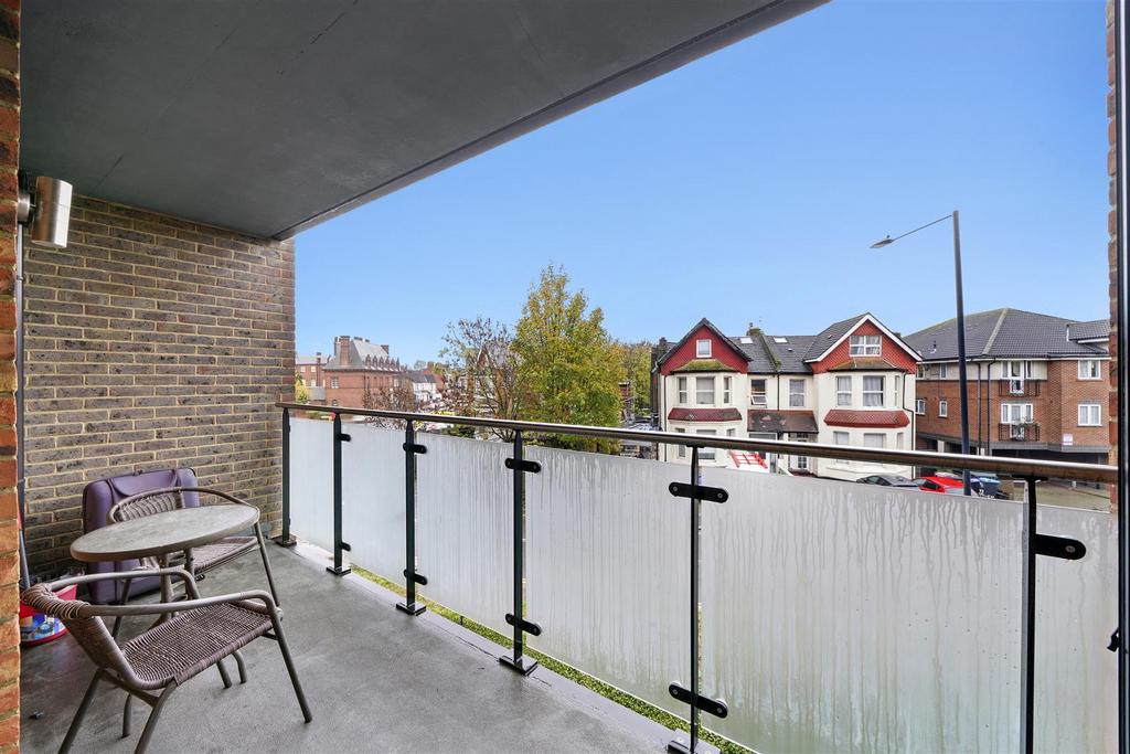 Flat 8, 72 Craven Park - 2 Fpn ZNrkc2g Hfd71o XKz.jpg