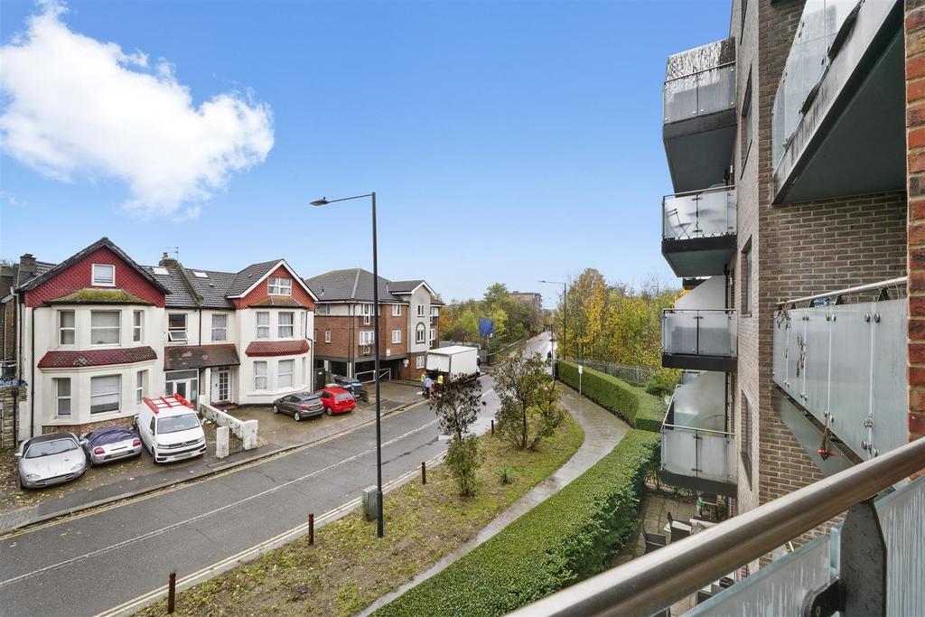 Flat 8, 72 Craven Park - Asb TJJHVKNYQCp0 NR0x A.jpg