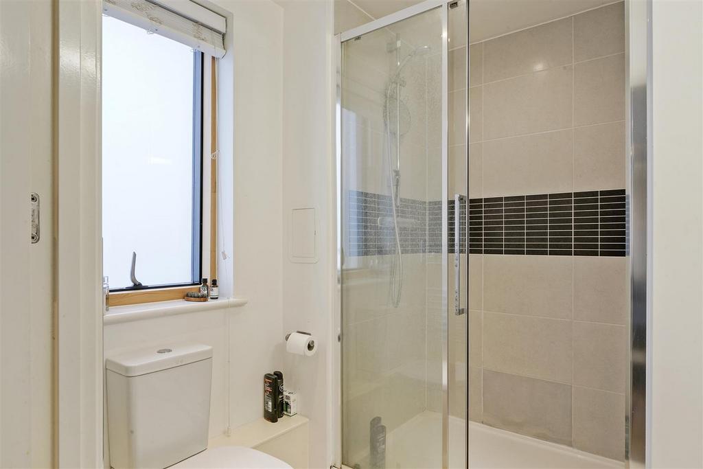 Flat 8, 72 Craven Park - EL83 WD5v4 C62 B2 LPbz Sm.jpg