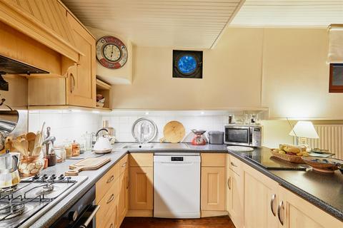 3 bedroom houseboat for sale, The Hollows, Brentford, TW8