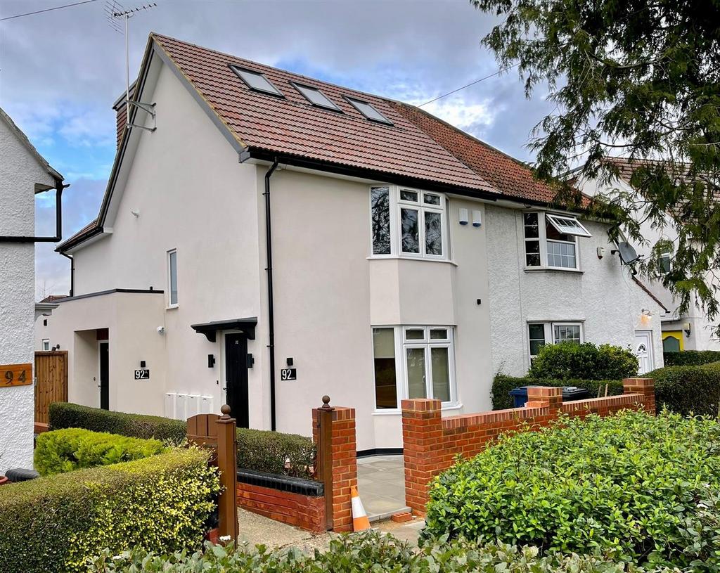 Noel Road, W3 2 bed flat to rent £2,200 pcm (£508 pw)