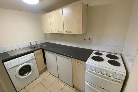 1 bedroom flat to rent, Tatton Road, Sale, Greater Manchester, M33