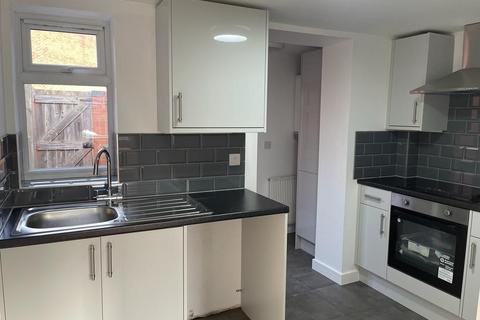 2 bedroom terraced house to rent, Queen Street, Boston, PE21 8XB