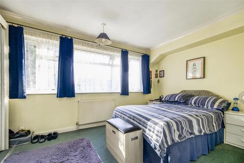 3 bedroom end of terrace house for sale, Thornbury Road, Isleworth