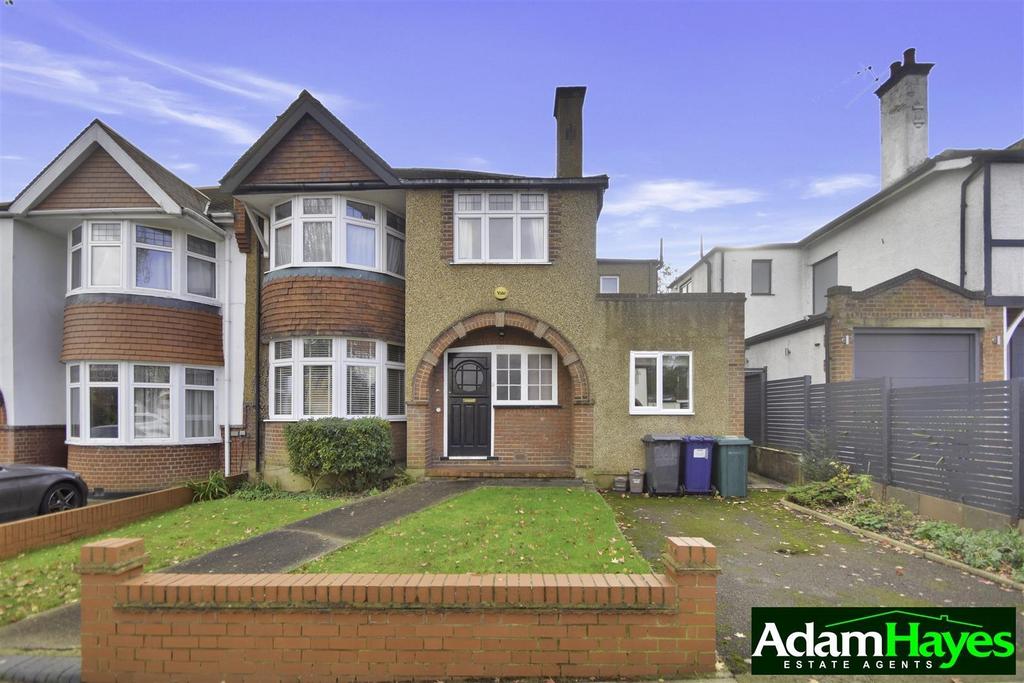 Creighton Avenue, East Finchley N2 4 bed semidetached house £3,250